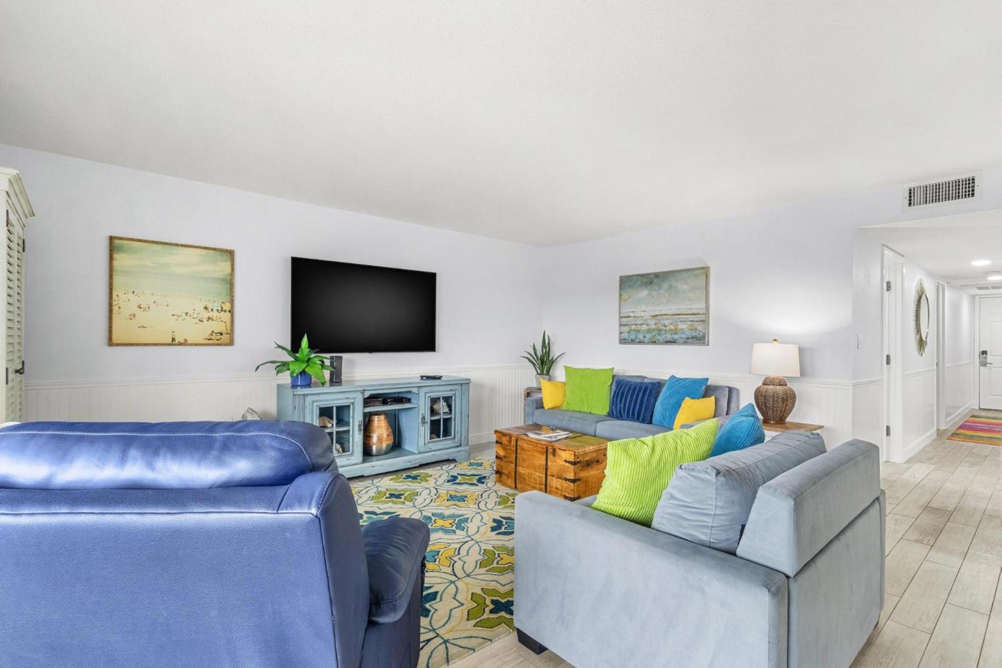 Beach Oasis - No Storm Damage & Guest Ready! Come Enjoy The Heated Pool & Relax At The Beach! Clearwater Beach Exteriör bild